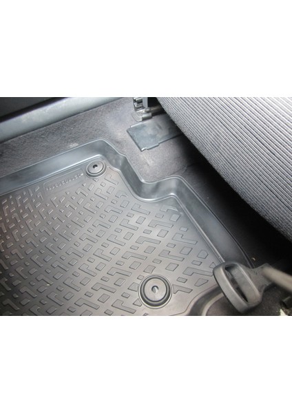 Volkswagen Golf 5 3D Siyah Havuzlu Paspas 2003 ve 2008 indirimleri