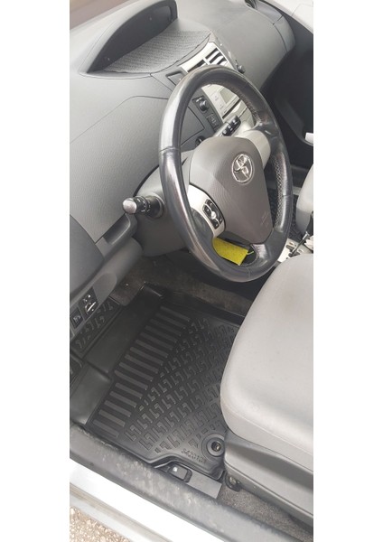 Toyota Yarıs 3D Siyah Havuzlu Paspas 2005 ve 2012