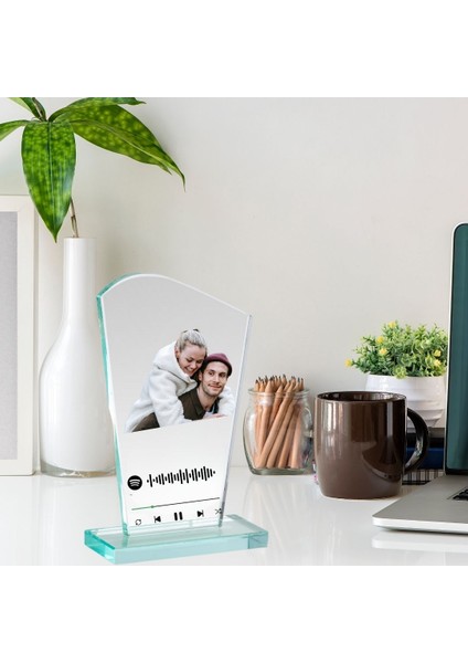 Kişiye Özel Fotoğraflı ve Spotify Tasarımlı Kristal Plaket modelleri