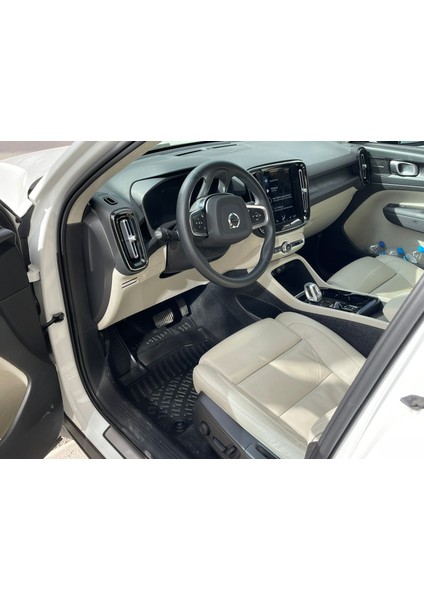 Volvo XC40 Elektirikli Araç 3D Siyah Havuzlu Paspas 2018 ve Sonrası