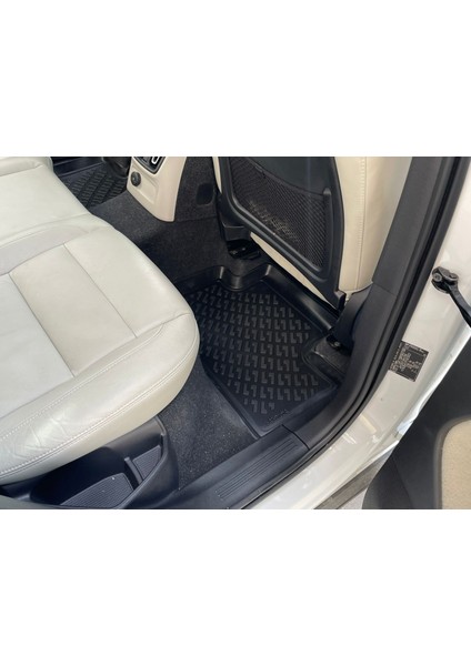 Volvo XC40 Elektirikli Araç 3D Siyah Havuzlu Paspas 2018 ve Sonrası fırsatları