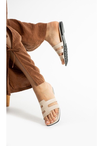 Bej Biye Kadın Terlik Ev ve Dış Mekan Terliği modelleri