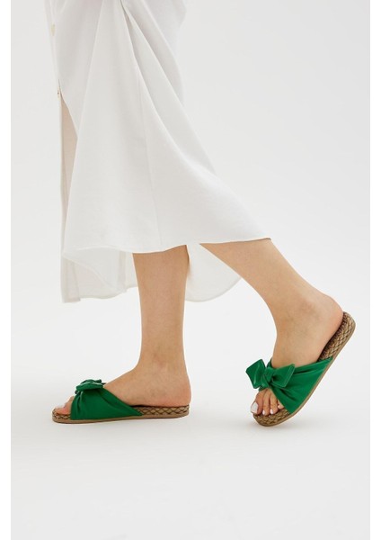 Kadın Terlik Kaymaz Tabanlı Şık Yeşil Fiyonk Tasarımıyla Plajda Kullanıma Uygun modelleri