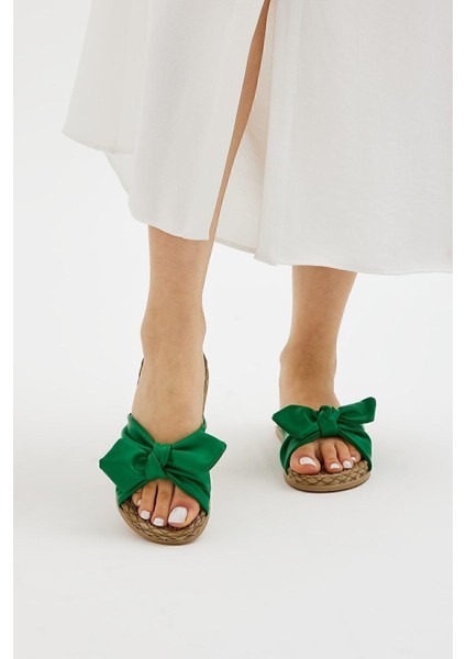 Kadın Terlik Kaymaz Tabanlı Şık Yeşil Fiyonk Tasarımıyla Plajda Kullanıma Uygun fırsatları