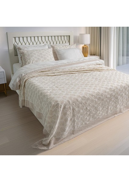 Arista Yaprak Işlemeli Çift Kişilik 9 Parça Nevresim + Pike Set