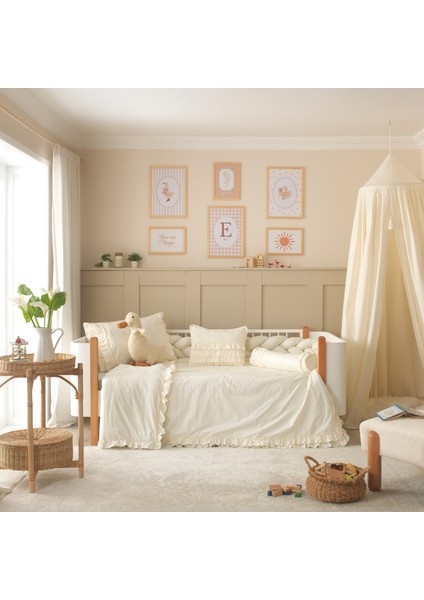 Luna %100 Pamuk Montessori Bebek Uyku Seti – Fırfırlı, Krem Renk, Ördek Uyku Arkadaşı ile