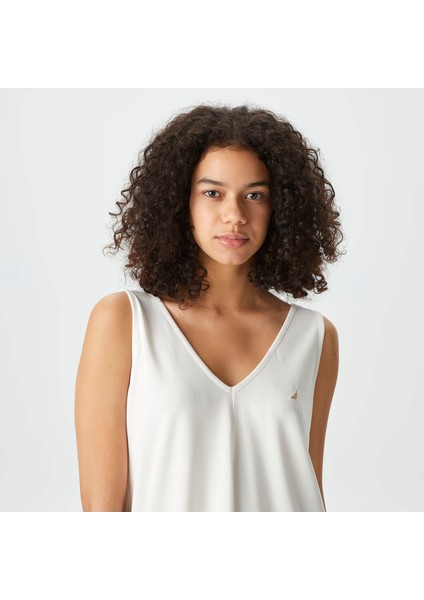 Kadın Beyaz Relaxed Fit V Yaka T-Shirt fırsatları