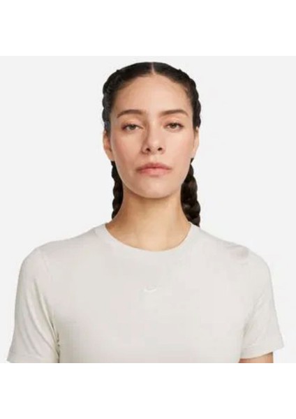 Sportswear Essential Slim-Fit Cropped Short-Sleeve Kadın Tişört modelleri