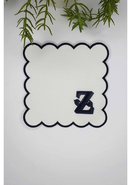Z Harfi Minimal Monogramlı Siyah Nakış Kenarlı Beyaz Kokteyl Peçetesi 1 Adet