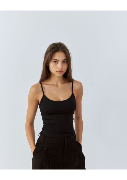 Ince Askılı Yumuşak Dokulu Esnek Atlet