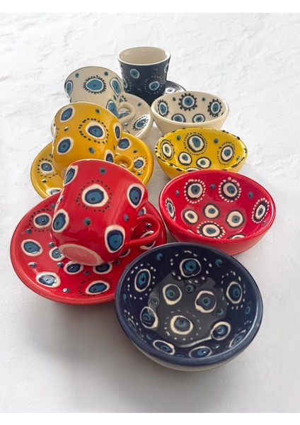 Dekoratif 4 Kişilik Şık Nazar Boncuğu Çini Tasarımlı Tamamen El Yapımı Kahve Fincanı ve 10 cm Sosluk modelleri