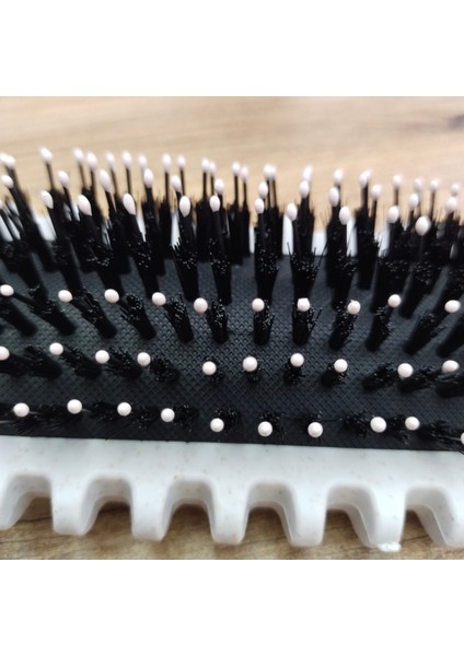 Curl Define Styling Brush Bounce Curl Defining Styling Brush ile Mükemmel Bukleler -Bej Renk