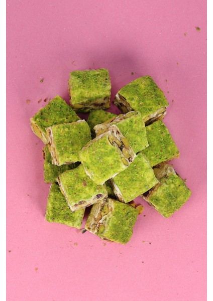 LOKUM BAKLAVA TOZ FISTIKLI ÇİKOLATALI 275 Gram modelleri