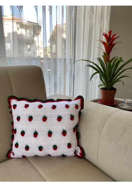 Dekoratif Çilek Yastık Kırlent fiyatları