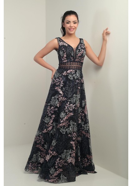 Kadın V Yaka Kalın Askılı Beli Dekolteli Nakışlı Uzun Kloş Elbise modelleri