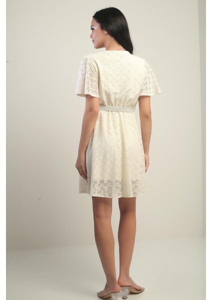 Kruvaze Yaka Beli Kemerli Astarlı Kol Volanlı Yırtmaçlı Dantel Elbise fırsatları