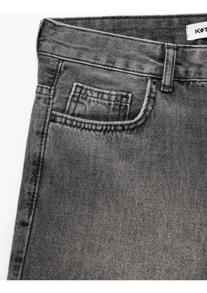 Cepli Kesik Detaylı Pamuklu Denim Şort