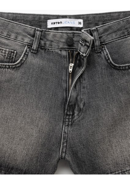 Cepli Kesik Detaylı Pamuklu Denim Şort