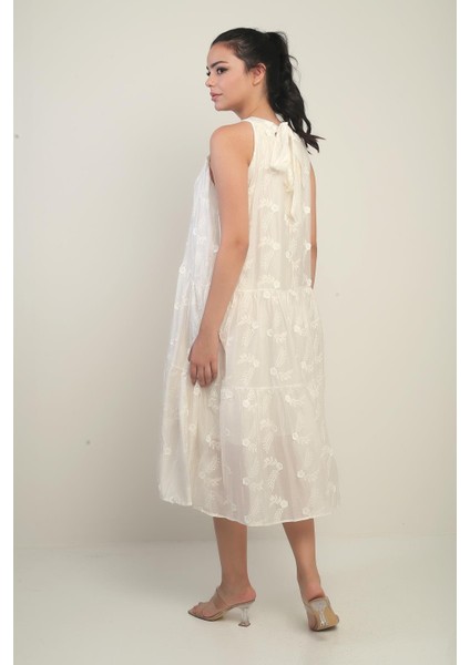 Kadın Halter Yaka Bağcıklı Astarlı Nakışlı Midi Elbise fırsatları