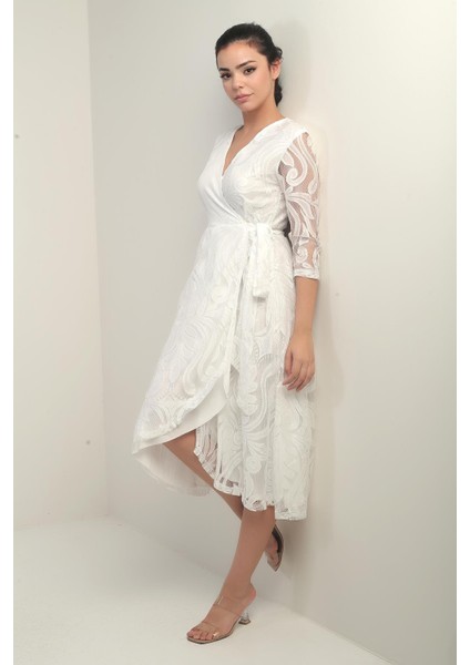 Kruvaze Yaka Astarlı Anvelop Dantel Elbise Beyaz modelleri