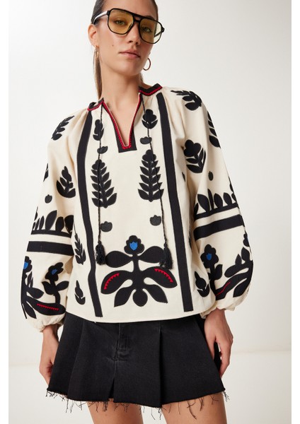 Nakış Işlemeli Oversize Dokuma Bluz