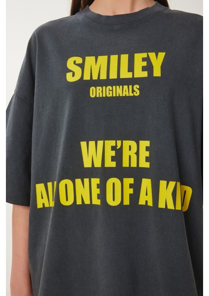 Baskılı Oversize Yıkamalı Örme T-Shirt fırsatları