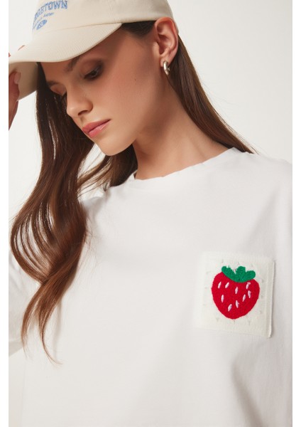 Çilekli Nakış Detaylı Pamuklu T-Shirt modelleri
