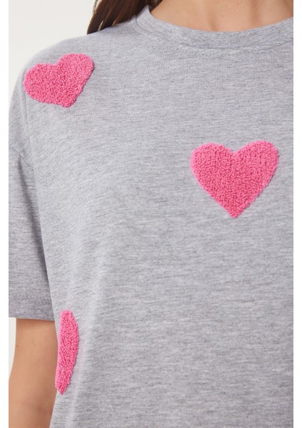 Kalp Dokulu Pamuklu Örme T-Shirt fırsatları