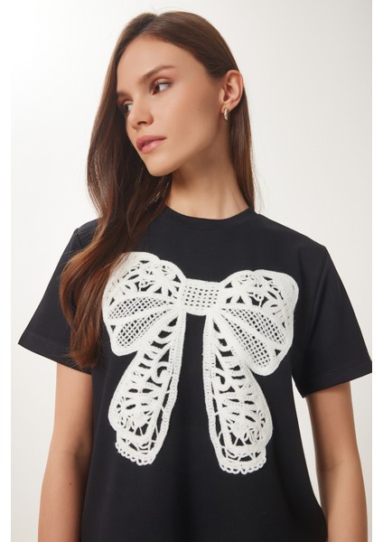 Güpür Fiyonk Nakışlı Örme T-Shirt modelleri