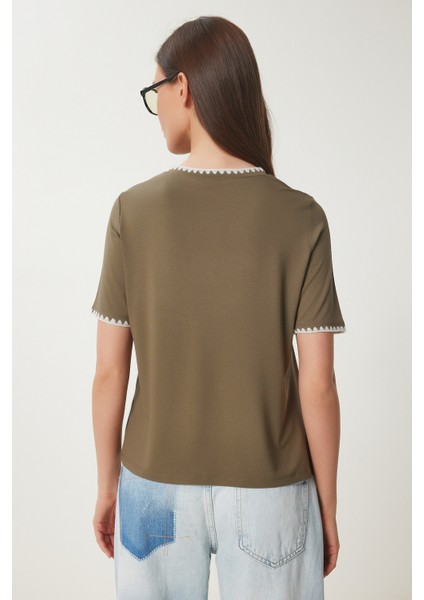 Kontrast Şertili Örme T-Shirt fırsatları