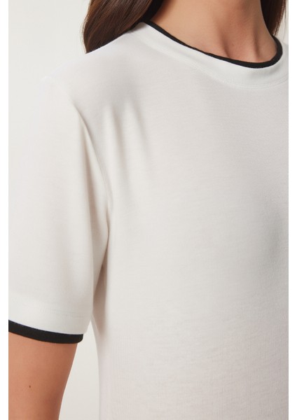 Kontrast Şerit Detaylı Örme T-Shirt