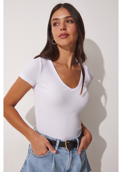 V Yaka Örme T-Shirt fırsatları