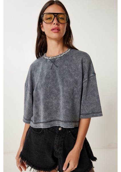 Taş Detaylı Yıkamalı Pamuklu Örme T-Shirt