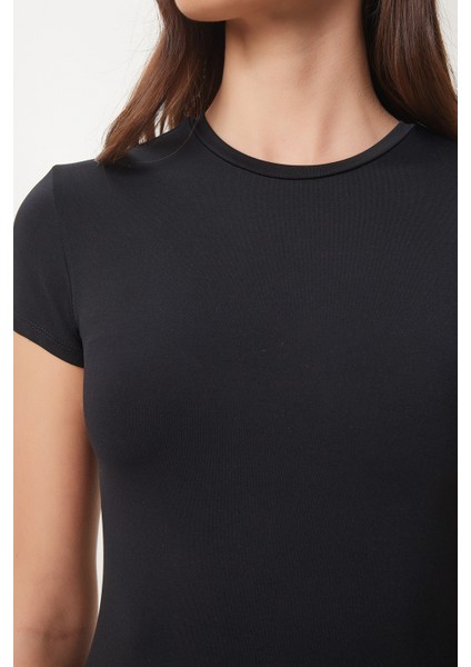 Bedene Oturan Sandy Örme T-Shirt fırsatları