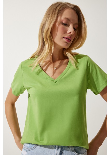 V Yaka Basic Örme T-Shirt