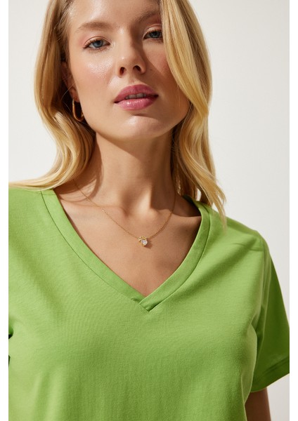 V Yaka Basic Örme T-Shirt fiyatları