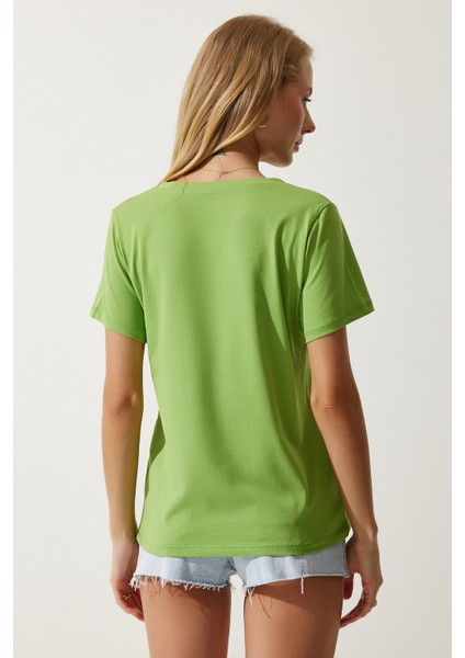 V Yaka Basic Örme T-Shirt indirimleri