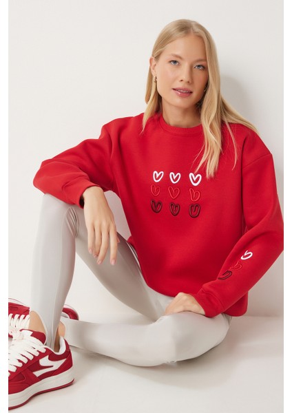 Kalp Nakışlı Şardonlu Sweatshirt LOW0018 KIRMIZI fiyatları