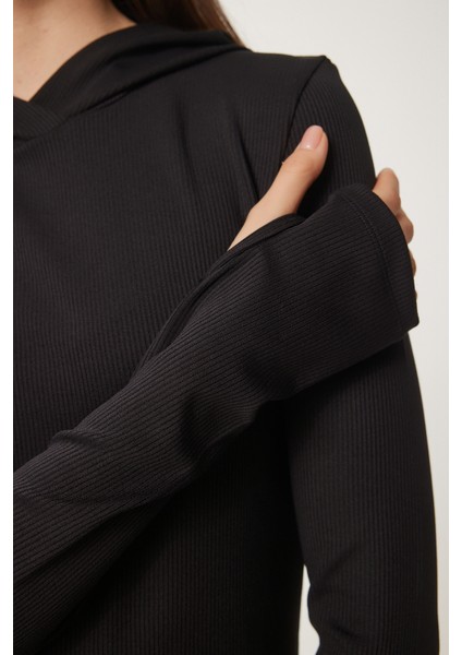 Parmak ve Sırt Cut Out Detaylı Kapüşonlu Örme Sweatshirt