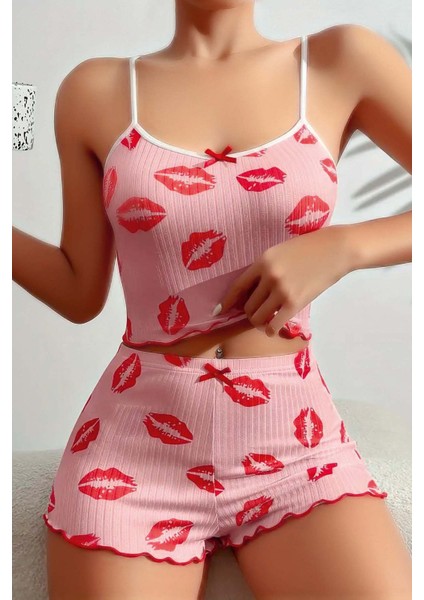 Öpücük Desenli Ip Askılı Şortlu Pijama Takımı fiyatları
