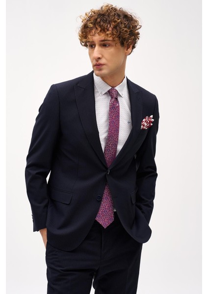 Erkek Lacivert Regularfit / Rahat Kalıp Sivri Yaka Takım Elbise fırsatları