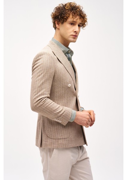 Erkek Bej Slim Fit / Dar Kalıp Geniş Kırlangıç Ceket modelleri