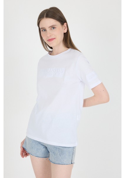 Beyaz Kabartma Yazılı Relaxed Fit Tişört 25209