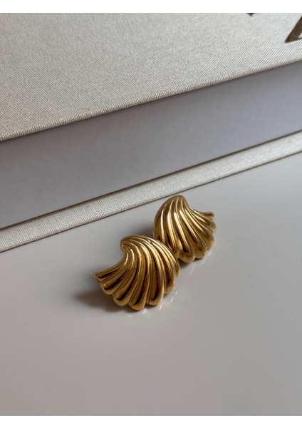 Altın Kaplama Kabarık Spiral Form Küpe – Modern ve Minimal Tasarım