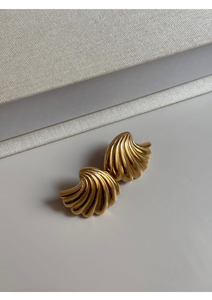 Altın Kaplama Kabarık Spiral Form Küpe – Modern ve Minimal Tasarım