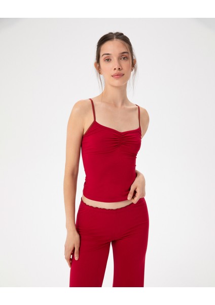 Kadın Kırmızı Büzgülü Askılı Atlet - EcoVero™ Viskoz, Göğüs Büzgü Detaylı, Tek Kat, Hafif ve Rahat İç/Dış Giyim
