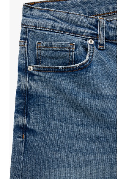 Katlamalı Paça Cep Detaylı Pamuklu Slim Fit Jean Şort fırsatları