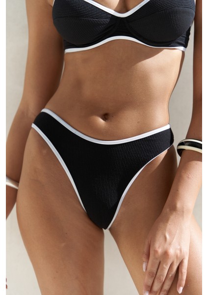 Laili Kontrast Şerit Detaylı Siyah Bikini Altı