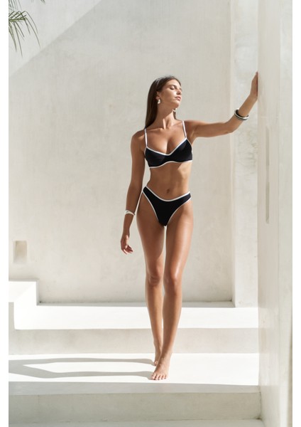 Laili Kontrast Şerit Detaylı Siyah Bikini Altı