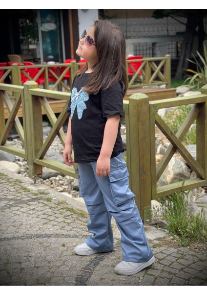 Kargo Cepli Pantolon ve Kelebek Baskılı T-Shirt Kombin fiyatları